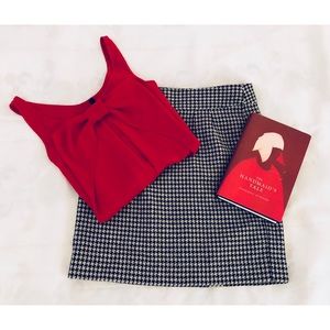 Super trendy houndstooth mini skirt 💌